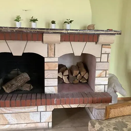 Villa Cozy And Spacious With Fireplace *